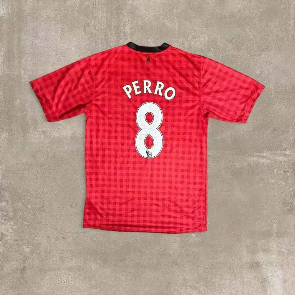 Nike Manchester United 2010/11 Home Jersey Perro #8 AON Red